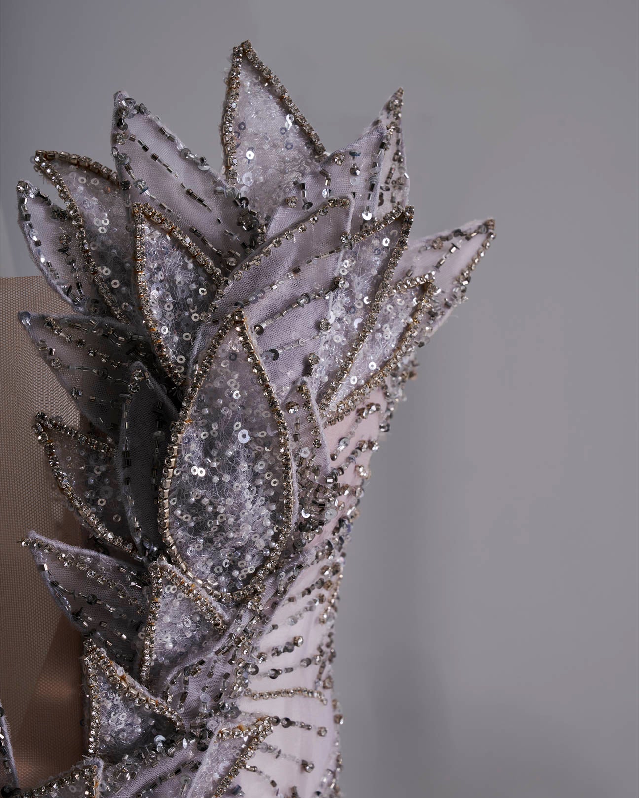 LUMINOUS LEAVES