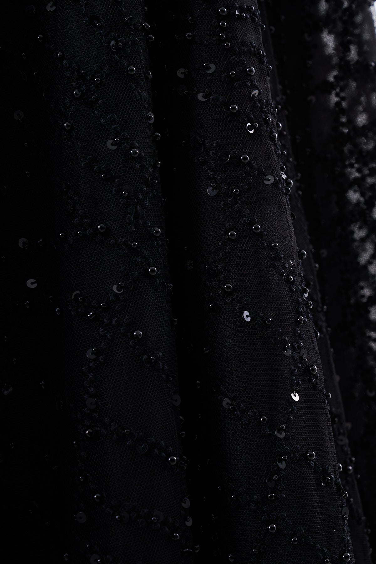 FEATHERED ELEGANCE