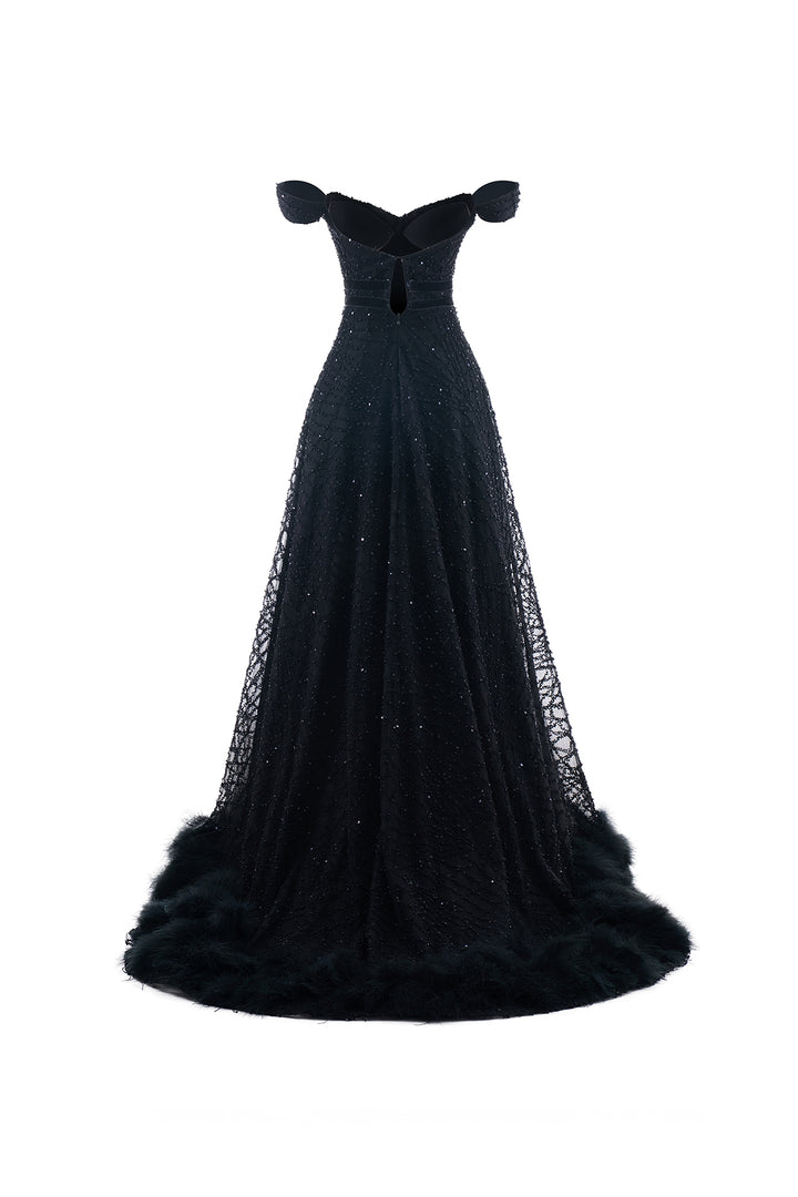 FEATHERED ELEGANCE