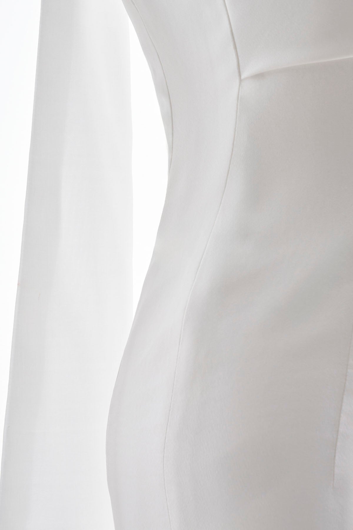 SERENITY IN WHITE