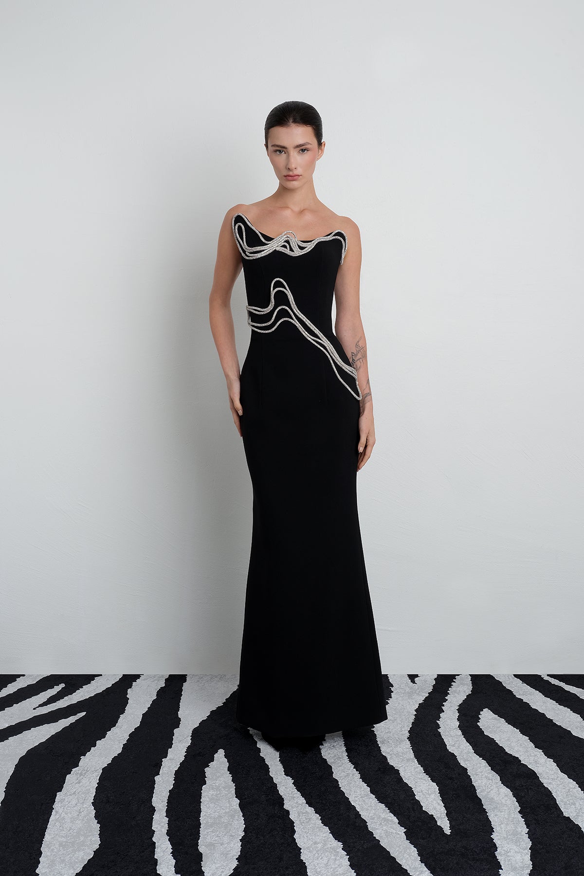 CONTOUR NOIRE